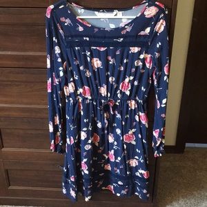 Long sleeve navy floral dress with pockets!